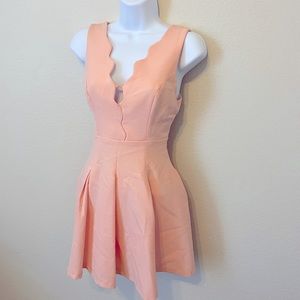 Hot & Delicious peach mini dress size M